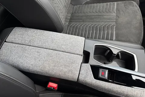 KW74OYY PEUGEOT 3008 1.2 HYBRID GT e-DSC6 Euro 6 (s/s) 5dr Thumbnail #60