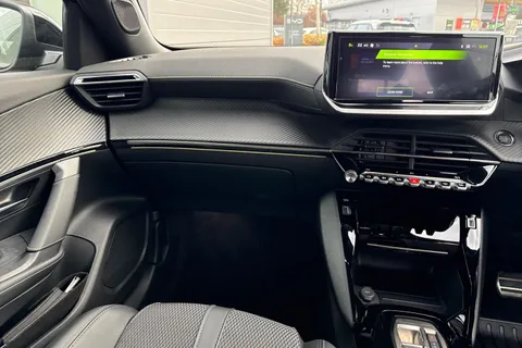 LY73TWV PEUGEOT 2008 1.2 PureTech GT EAT Euro 6 (s/s) 5dr Thumbnail #20