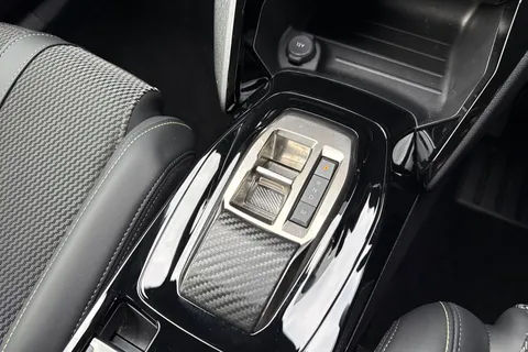 LY73TWV PEUGEOT 2008 1.2 PureTech GT EAT Euro 6 (s/s) 5dr Thumbnail #23