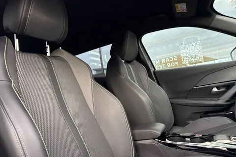 LY73TWV PEUGEOT 2008 1.2 PureTech GT EAT Euro 6 (s/s) 5dr Thumbnail #24