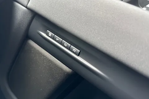 DP25CZL Land Rover Range Rover Evoque 2.0 D200 Dynamic SE 5dr Thumbnail #26