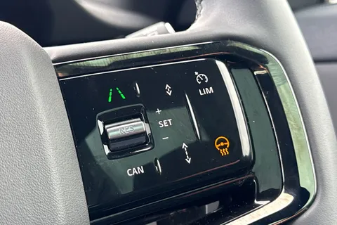 DP25CZL Land Rover Range Rover Evoque 2.0 D200 Dynamic SE 5dr Thumbnail #32