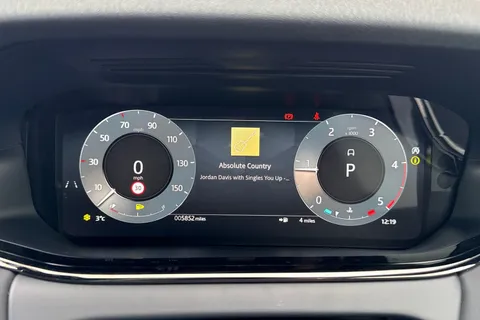 DP25CZL Land Rover Range Rover Evoque 2.0 D200 Dynamic SE 5dr Thumbnail #34