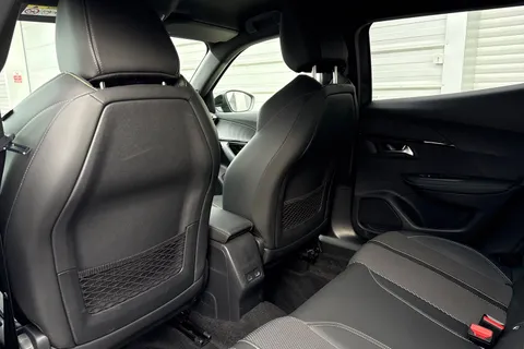 LY73TWV PEUGEOT 2008 1.2 PureTech GT EAT Euro 6 (s/s) 5dr Thumbnail #36