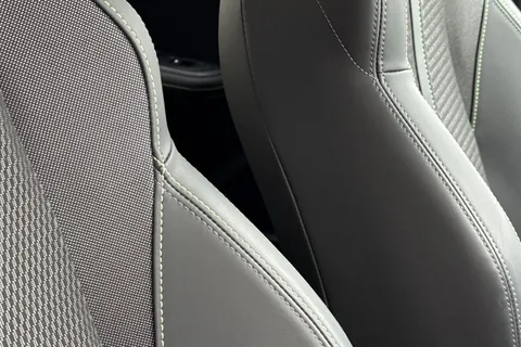 LY73TWV PEUGEOT 2008 1.2 PureTech GT EAT Euro 6 (s/s) 5dr Thumbnail #43