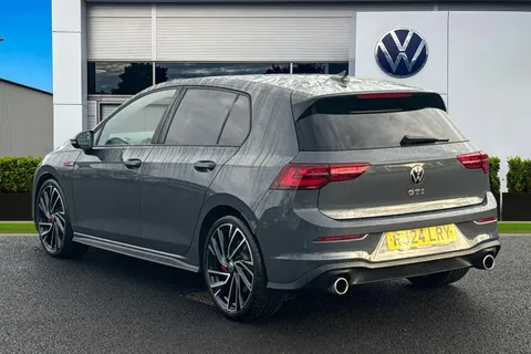 RJ24LRY Volkswagen Golf 2.0 TSI GTI 5dr DSG, LEATHER, PAN ROOF, DCC, REAR CAMERA, 19' ALLOYS Thumbnail #3