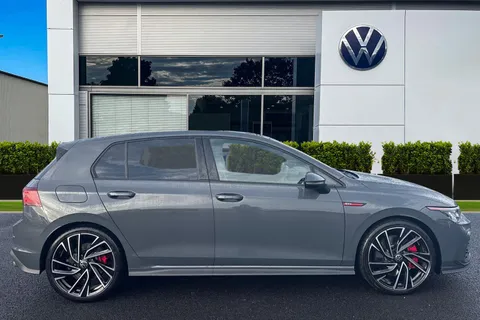 RJ24LRY Volkswagen Golf 2.0 TSI GTI 5dr DSG, LEATHER, PAN ROOF, DCC, REAR CAMERA, 19' ALLOYS Thumbnail #4