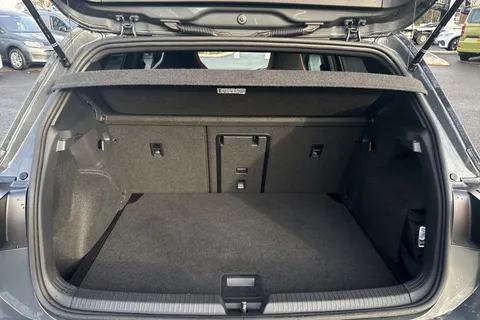 RJ24LRY Volkswagen Golf 2.0 TSI GTI 5dr DSG, LEATHER, PAN ROOF, DCC, REAR CAMERA, 19' ALLOYS Thumbnail #8