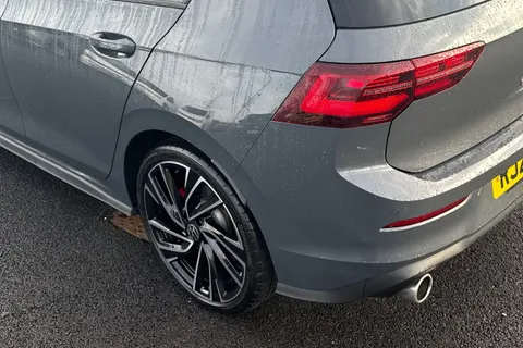 RJ24LRY Volkswagen Golf 2.0 TSI GTI 5dr DSG, LEATHER, PAN ROOF, DCC, REAR CAMERA, 19' ALLOYS Thumbnail #9