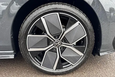 CX75SPV Volkswagen Golf 2.0 TDI 150 Black Edition 5dr DSG⭐ Leather, Sunroof, DCC, Heads Up⭐ Thumbnail #10