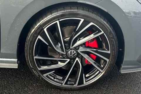 RJ24LRY Volkswagen Golf 2.0 TSI GTI 5dr DSG, LEATHER, PAN ROOF, DCC, REAR CAMERA, 19' ALLOYS Thumbnail #13
