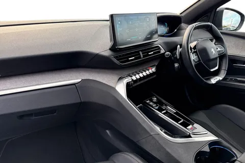 NJ24PHA PEUGEOT 3008 1.6 14.2kWh GT e-EAT Euro 6 (s/s) 5dr Thumbnail #15