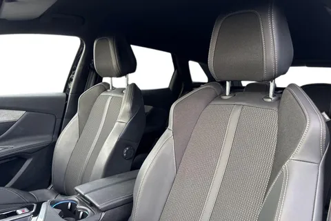 NJ24PHA PEUGEOT 3008 1.6 14.2kWh GT e-EAT Euro 6 (s/s) 5dr Thumbnail #16