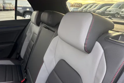 RJ24LRY Volkswagen Golf 2.0 TSI GTI 5dr DSG, LEATHER, PAN ROOF, DCC, REAR CAMERA, 19' ALLOYS Thumbnail #20