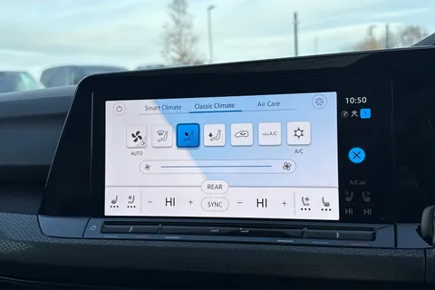 RJ24LRY Volkswagen Golf 2.0 TSI GTI 5dr DSG, LEATHER, PAN ROOF, DCC, REAR CAMERA, 19' ALLOYS Thumbnail #23