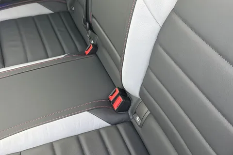 RJ24LRY Volkswagen Golf 2.0 TSI GTI 5dr DSG, LEATHER, PAN ROOF, DCC, REAR CAMERA, 19' ALLOYS Thumbnail #33