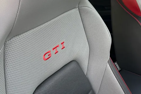 RJ24LRY Volkswagen Golf 2.0 TSI GTI 5dr DSG, LEATHER, PAN ROOF, DCC, REAR CAMERA, 19' ALLOYS Thumbnail #35