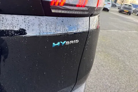 NJ24PHA PEUGEOT 3008 1.6 14.2kWh GT e-EAT Euro 6 (s/s) 5dr Thumbnail #35