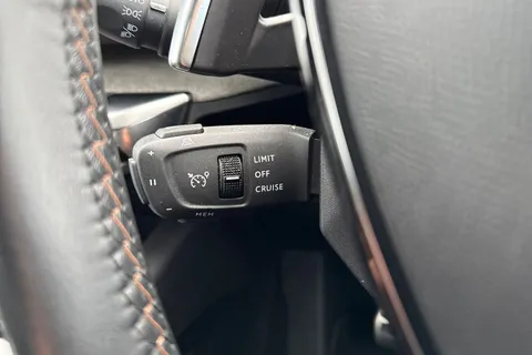 NJ24PHA PEUGEOT 3008 1.6 14.2kWh GT e-EAT Euro 6 (s/s) 5dr Thumbnail #42