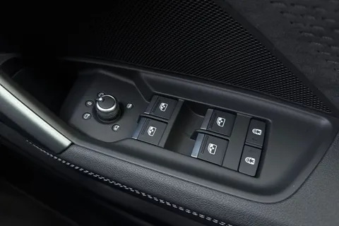 DX75UBC Audi A3 S3 TFSI Quattro 333 Black Edition 5dr S Tronic Thumbnail #42