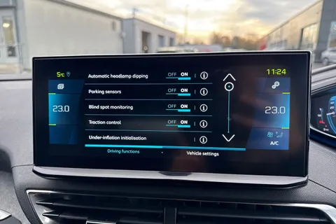 NJ24PHA PEUGEOT 3008 1.6 14.2kWh GT e-EAT Euro 6 (s/s) 5dr Thumbnail #53