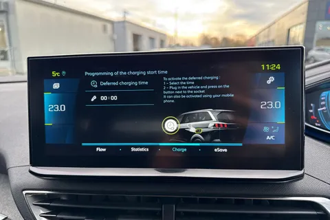 NJ24PHA PEUGEOT 3008 1.6 14.2kWh GT e-EAT Euro 6 (s/s) 5dr Thumbnail #54