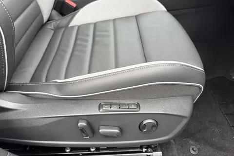 CX75SPV Volkswagen Golf 2.0 TDI 150 Black Edition 5dr DSG⭐ Leather, Sunroof, DCC, Heads Up⭐ Thumbnail #54