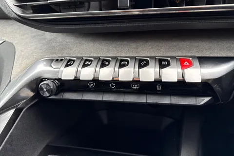 NJ24PHA PEUGEOT 3008 1.6 14.2kWh GT e-EAT Euro 6 (s/s) 5dr Thumbnail #56