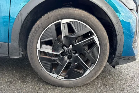 9 of 66 for PEUGEOT 408 1.2 PureTech GT Fastback EAT Euro 6 (s/s) 5dr