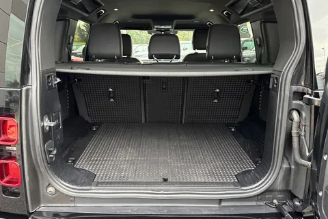 DY23CWK Land Rover Defender 110 3.0 D300 X-Dynamic S 5dr Thumbnail #12