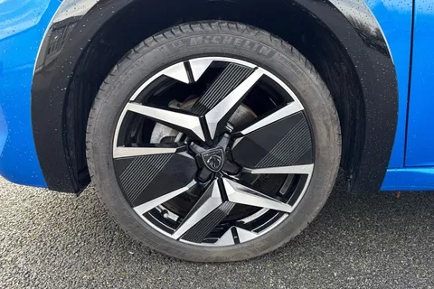 DU74RVL PEUGEOT 208 1.2 HYBRID GT e-DSC6 Euro 6 (s/s) 5dr Thumbnail #13