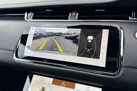 13 of 41 for Land Rover Range Rover Evoque 2.0 D200 Autobiography 5dr