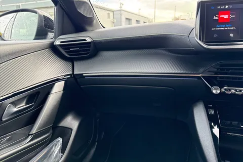 DU74RVL PEUGEOT 208 1.2 HYBRID GT e-DSC6 Euro 6 (s/s) 5dr Thumbnail #20