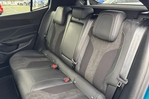 18 of 66 for PEUGEOT 408 1.2 PureTech GT Fastback EAT Euro 6 (s/s) 5dr