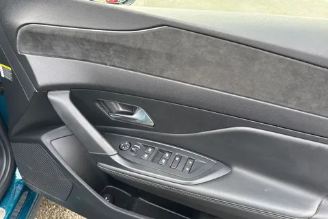 20 of 66 for PEUGEOT 408 1.2 PureTech GT Fastback EAT Euro 6 (s/s) 5dr