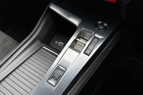 22 of 66 for PEUGEOT 408 1.2 PureTech GT Fastback EAT Euro 6 (s/s) 5dr