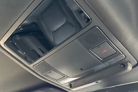 DY23CWK Land Rover Defender 110 3.0 D300 X-Dynamic S 5dr Thumbnail #25