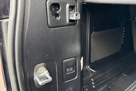 DY23CWK Land Rover Defender 110 3.0 D300 X-Dynamic S 5dr Thumbnail #29