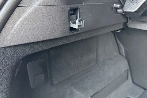 28 of 41 for Land Rover Range Rover Evoque 2.0 D200 Autobiography 5dr