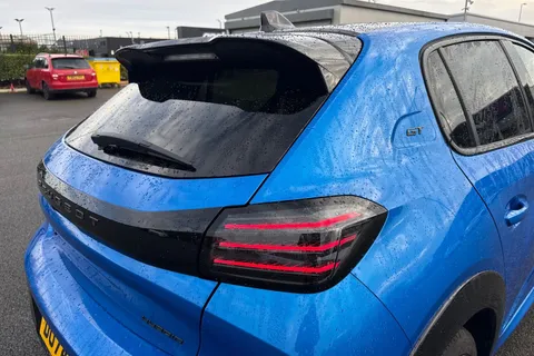 DU74RVL PEUGEOT 208 1.2 HYBRID GT e-DSC6 Euro 6 (s/s) 5dr Thumbnail #32