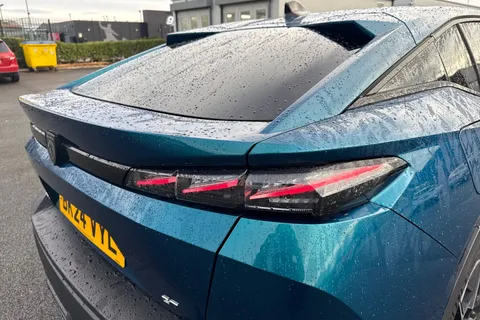 31 of 66 for PEUGEOT 408 1.2 PureTech GT Fastback EAT Euro 6 (s/s) 5dr