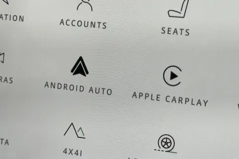 DY23CWK Land Rover Defender 110 3.0 D300 X-Dynamic S 5dr Thumbnail #34
