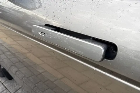 33 of 41 for Land Rover Range Rover Evoque 2.0 D200 Autobiography 5dr