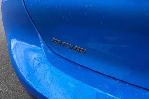 DU74RVL PEUGEOT 208 1.2 HYBRID GT e-DSC6 Euro 6 (s/s) 5dr Thumbnail #33