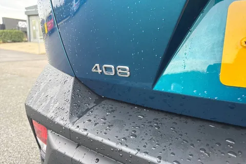 32 of 66 for PEUGEOT 408 1.2 PureTech GT Fastback EAT Euro 6 (s/s) 5dr