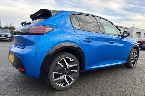 DU74RVL PEUGEOT 208 1.2 HYBRID GT e-DSC6 Euro 6 (s/s) 5dr Thumbnail #35