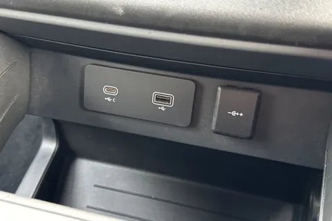 DY23CWK Land Rover Defender 110 3.0 D300 X-Dynamic S 5dr Thumbnail #41