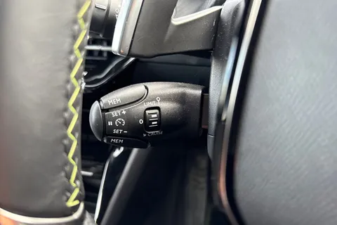 DU74RVL PEUGEOT 208 1.2 HYBRID GT e-DSC6 Euro 6 (s/s) 5dr Thumbnail #41