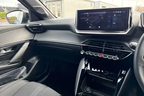 DU74RVL PEUGEOT 208 1.2 HYBRID GT e-DSC6 Euro 6 (s/s) 5dr Thumbnail #43