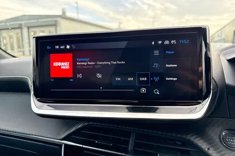 DU74RVL PEUGEOT 208 1.2 HYBRID GT e-DSC6 Euro 6 (s/s) 5dr Thumbnail #44